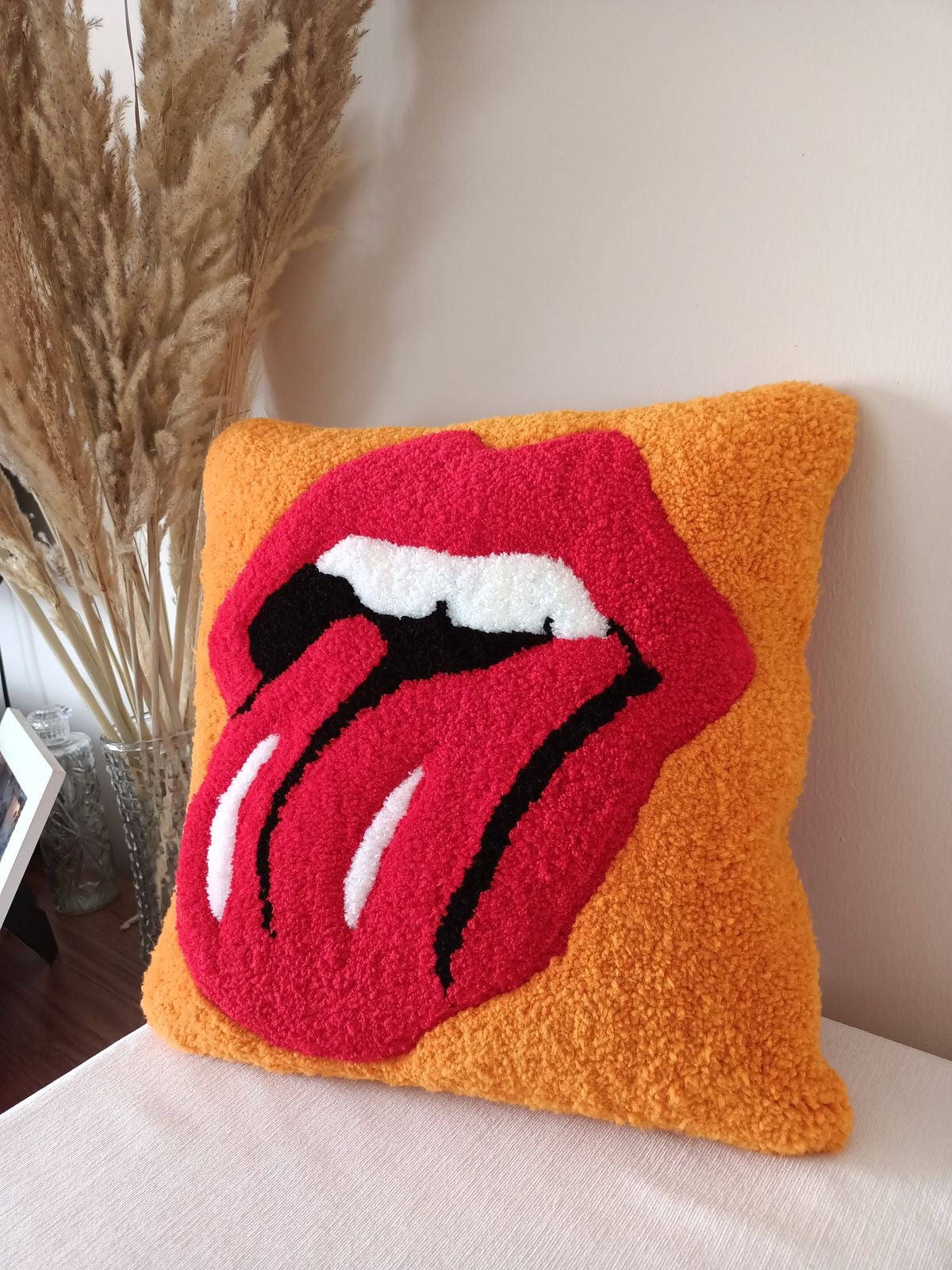 Crazy lips throw pillow