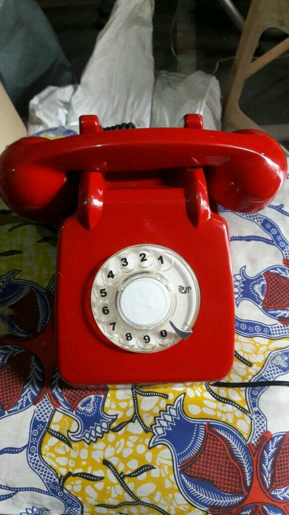 Aesthetic 60s working telephone (red)