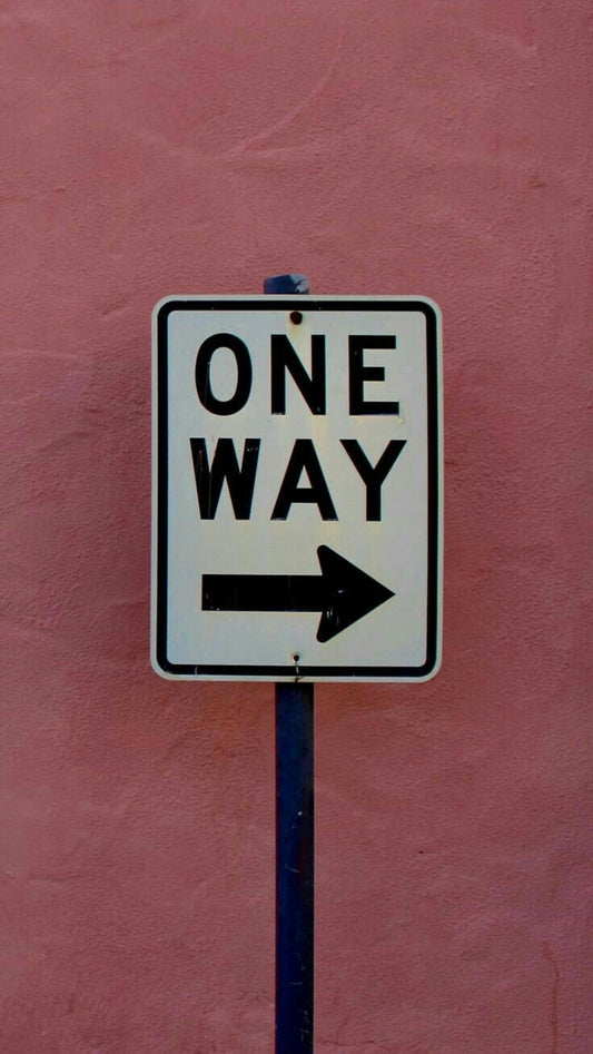 One way traffic sign