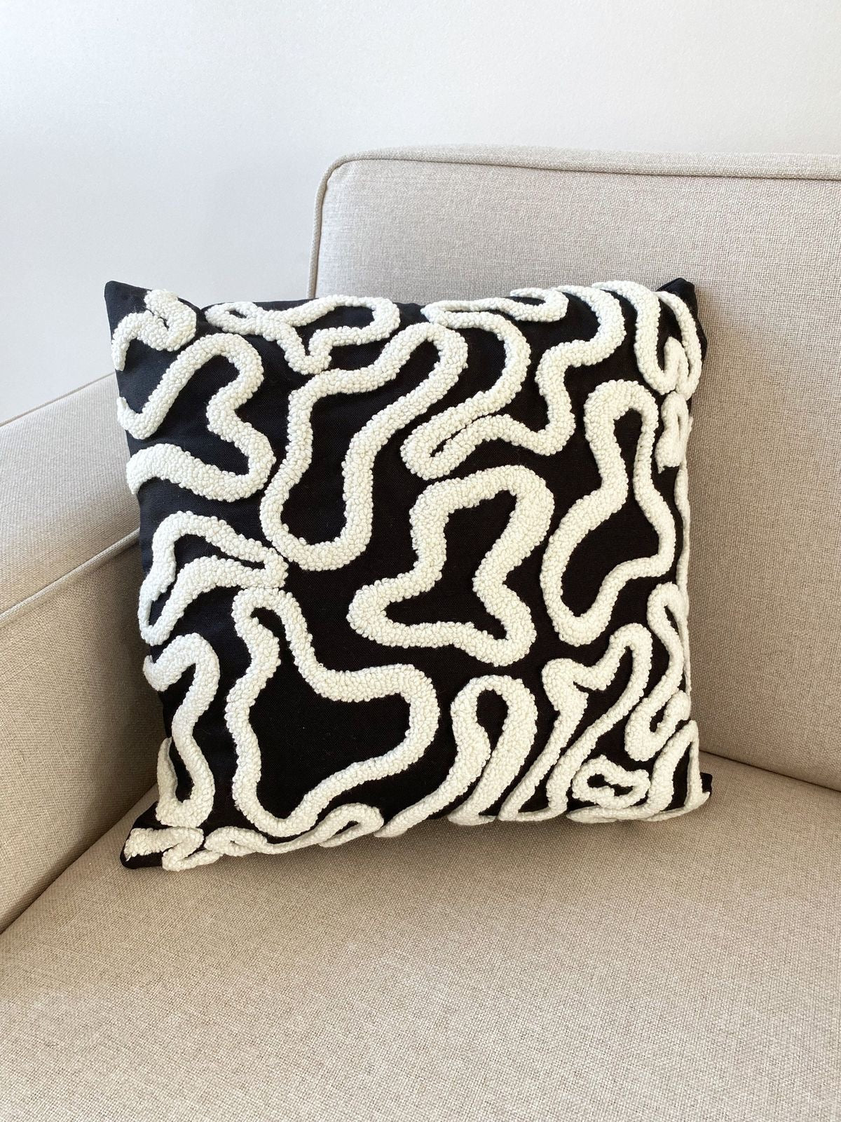 Groovy punch black pillow with filler